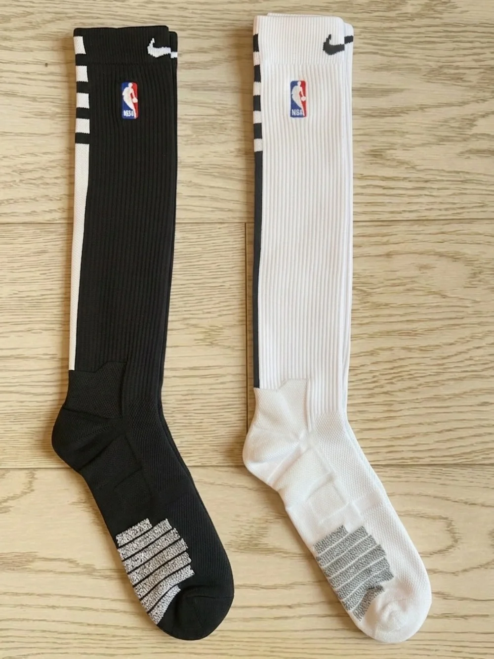 2 pairs Nike NBA Performance Long knee Over-the-Calf Socks - Black & White